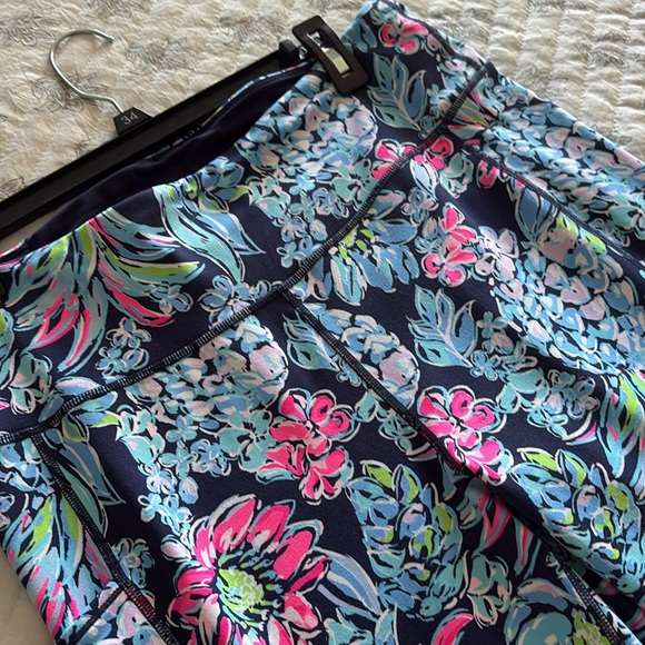 Floral Patterned Pants - Picture 3 of 4